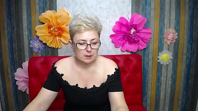 EmiliaGree's Live XXX Chat