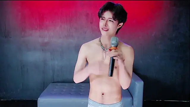 Queen-Vibe Show in webcam