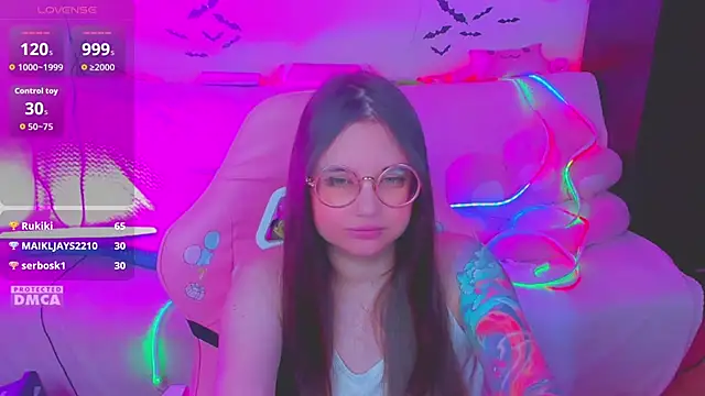 Lolisuccub Chat XXX in diretta