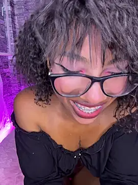 Morena_fire's Webcam Show