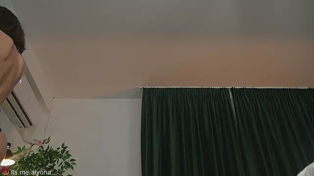 Alyonaqueen_のライブXXXチャット