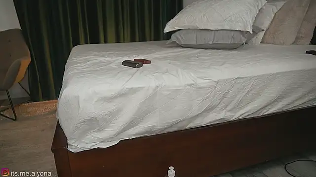 Czat XXX na żywo – Alyonaqueen_