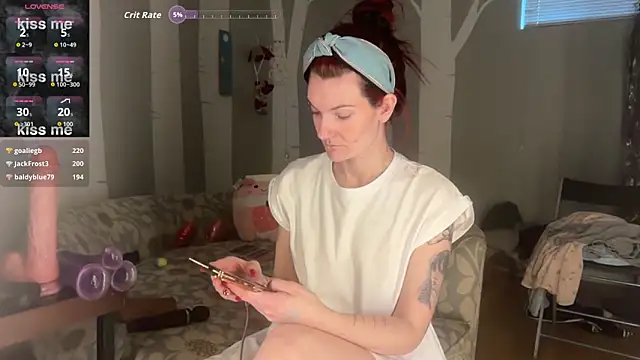 Pokazy przed kamerką – YourFavCanadianMILF