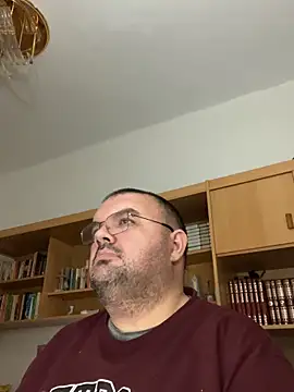 Deltaalex: διαδικτυακό σόου στην κάμερα