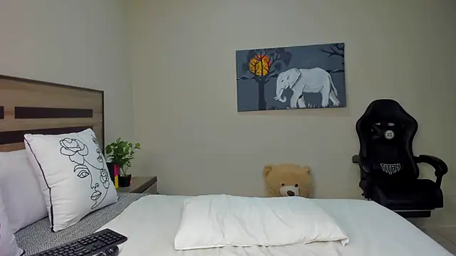 Renee-18 Live XXX-chat