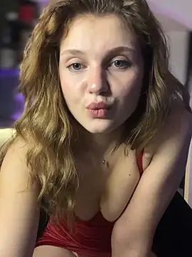 Chatroom XXX en direct de Emaline_Fane