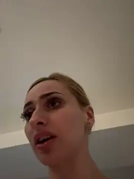 Chat +18 de AuraPure ao vivo