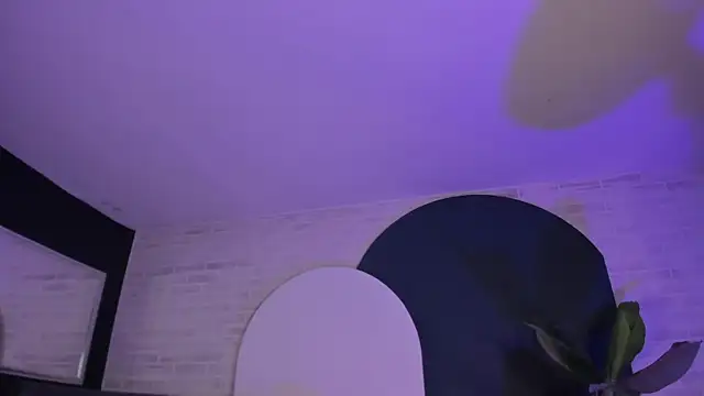 EveBensonX Adlı Modelin Canlı XXX Sohbeti