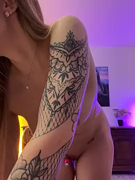 Chat +18 de Cute-Alice ao vivo