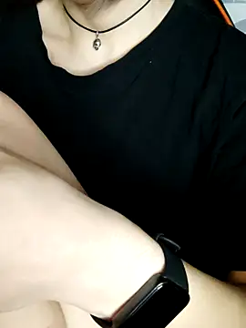 Aashikalaa's Live XXX Chat