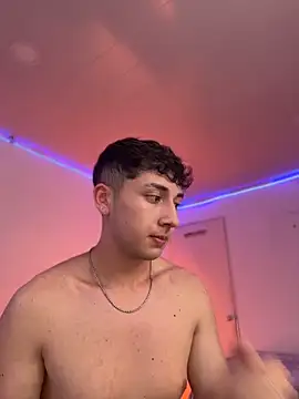 oliver_kyy 在線直播表演