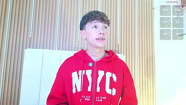 Tomy_Rox: вебкам-шоу