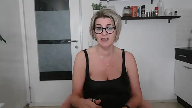 hexe40002's Live XXX Chat