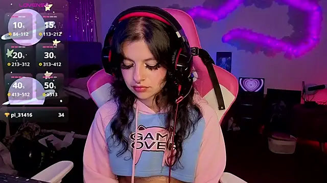 Онлайн чат XXX larah_uwu