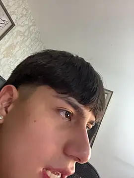 Lander_Cruz: онлайн-секс-чат