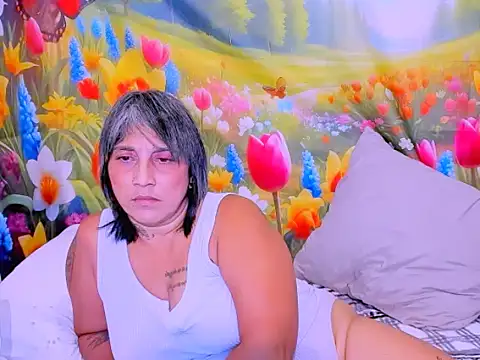 indianroxy Adlı Modelin Canlı XXX Sohbeti