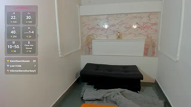 Ninablaze1 élő XXX-chatje