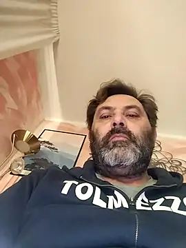 Necroforo: διαδικτυακό σόου στην κάμερα