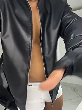 master_leather Adlı Modelin Canlı XXX Sohbeti