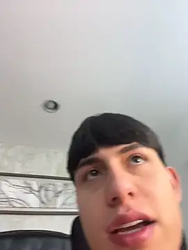 Lander_Cruz 即時 XXX 聊天