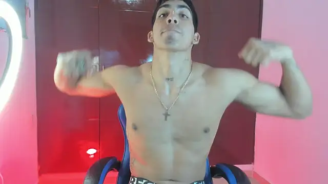 Milo_LatinBoy Chat XXX in diretta