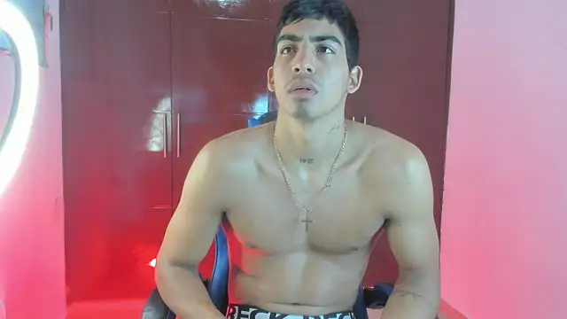 Milo_LatinBoy live XXX chat