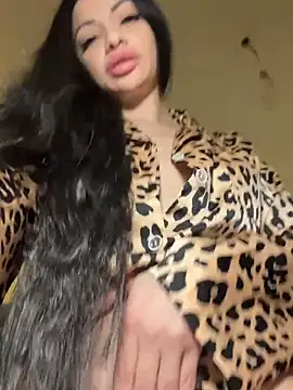 Chatroom XXX en direct de Layana_Ro