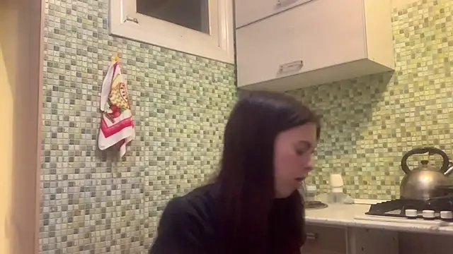 KikiAminon Live XXX chat