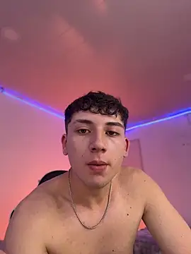 oliver_kyy – Kamerová šou