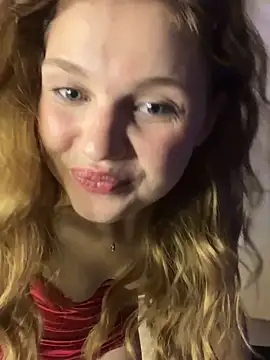 Emaline_Fane's Live XXX Chat