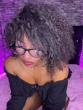 Morena_fire 在線直播表演