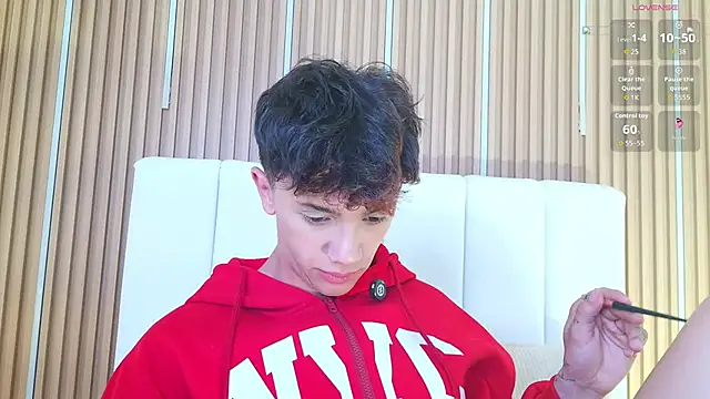 Tomy_RoxのライブXXXチャット