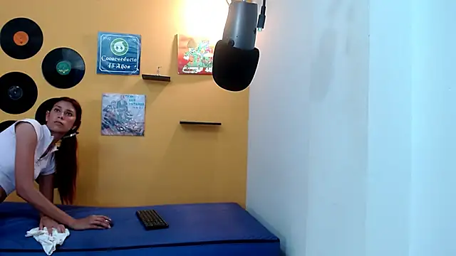 skinnyverus18 网络视讯表演