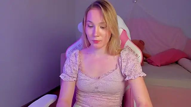 Chat XXX en directo de ElaraVoltage