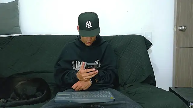 Party_Straight Adlı Modelin Canlı XXX Sohbeti