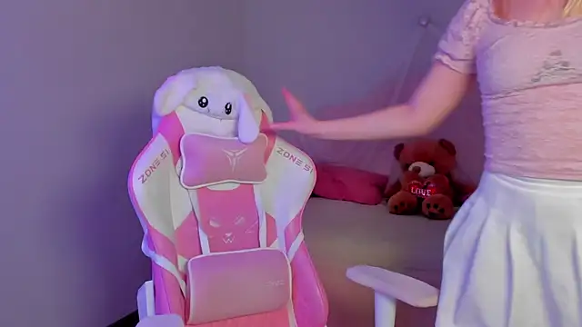 ElaraVoltage's Live XXX Chat