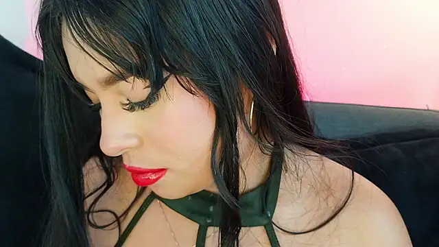 mia_roux1 Chat XXX live