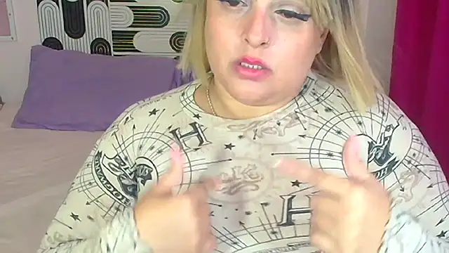 Sexy_Samantha_8's Webcam Show