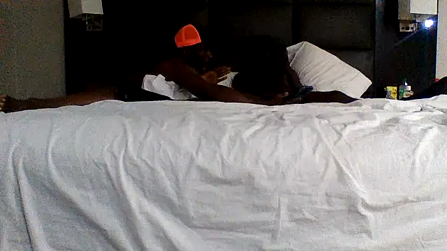 Pertunjukan Kamera Web Backshort11