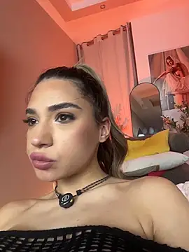 ItalianGirl's Live XXX Chat