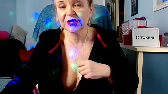 Pokazy przed kamerką – sexyjennyeu