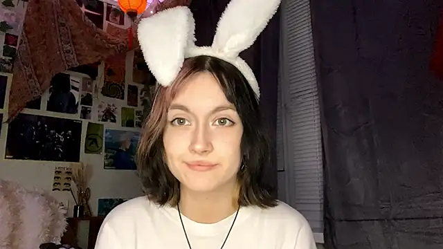 Show modela DancingDancingLove na web-kameri