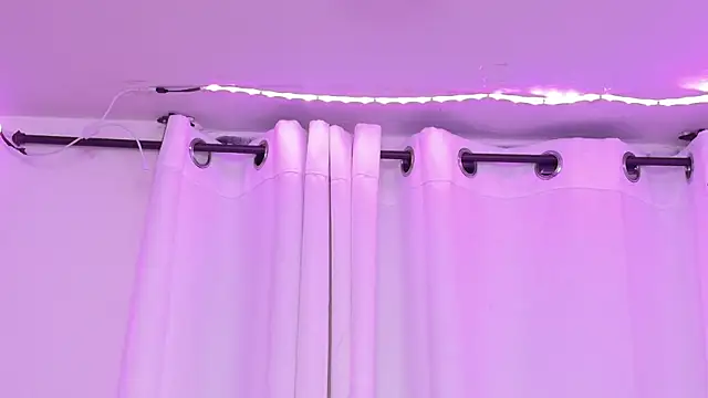 XXX chat uživo modela Sachi_Meow