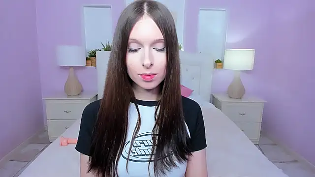 dark_k1tty: διαδικτυακό σόου στην κάμερα