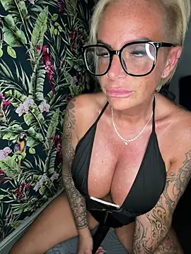 عرض كام Big-Tits696969