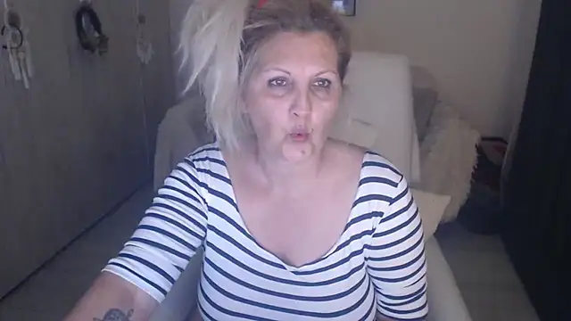 Divineblond: απευθείας συνομιλία ΧΧΧ