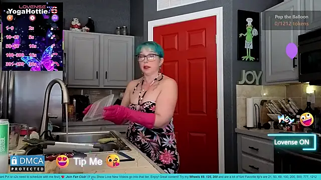 YogaHottie76's Live XXX Chat