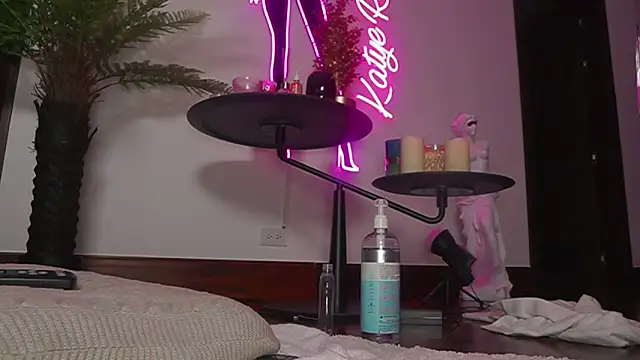 Katyerave's Live XXX Chat