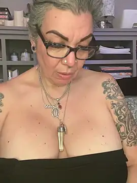 dieseldame1313 live XXX chat