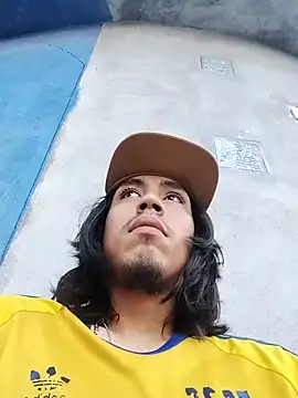 AlexAlejandro13 Webcam show